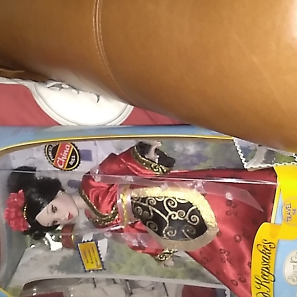 Cultural Keepsakes Porcelain China Doll - Picture 12 of 13